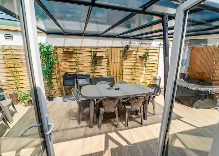 Dom wakacyjny Maison Familiale Terrasse Jacuzzi Parking Sur Place Pres D'honfleur *